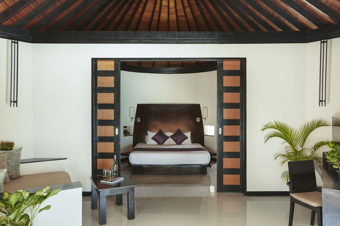 Family Deluxe Beach Villa with Pool