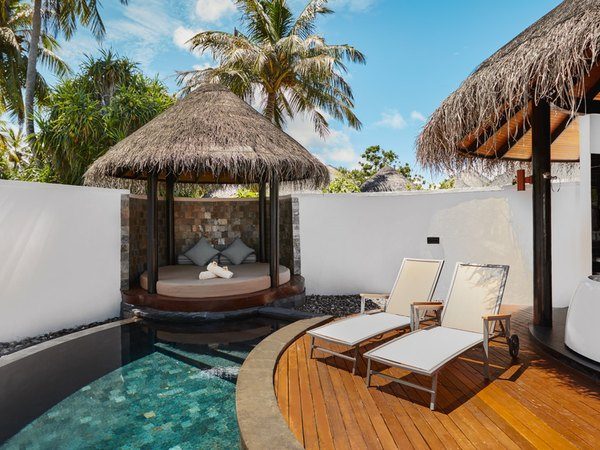 Family Deluxe Beach Villa with Pool